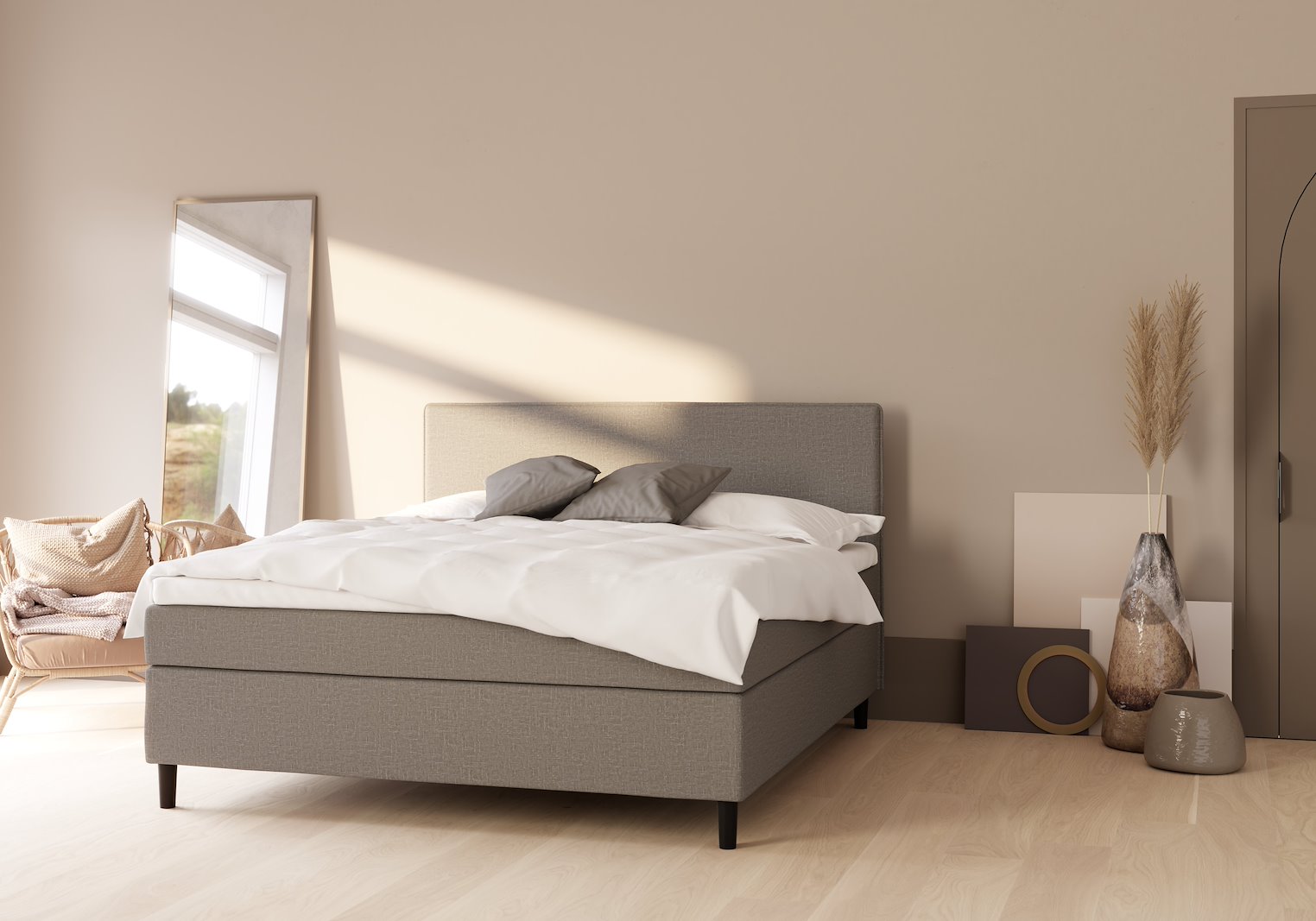Sensitive 200 Kontinental 210x210 cm Tekstil Taupe 70 Fast/Fast m/Premium hyperflex overmadrass og Round black ben 13cm, gavl selges separate.