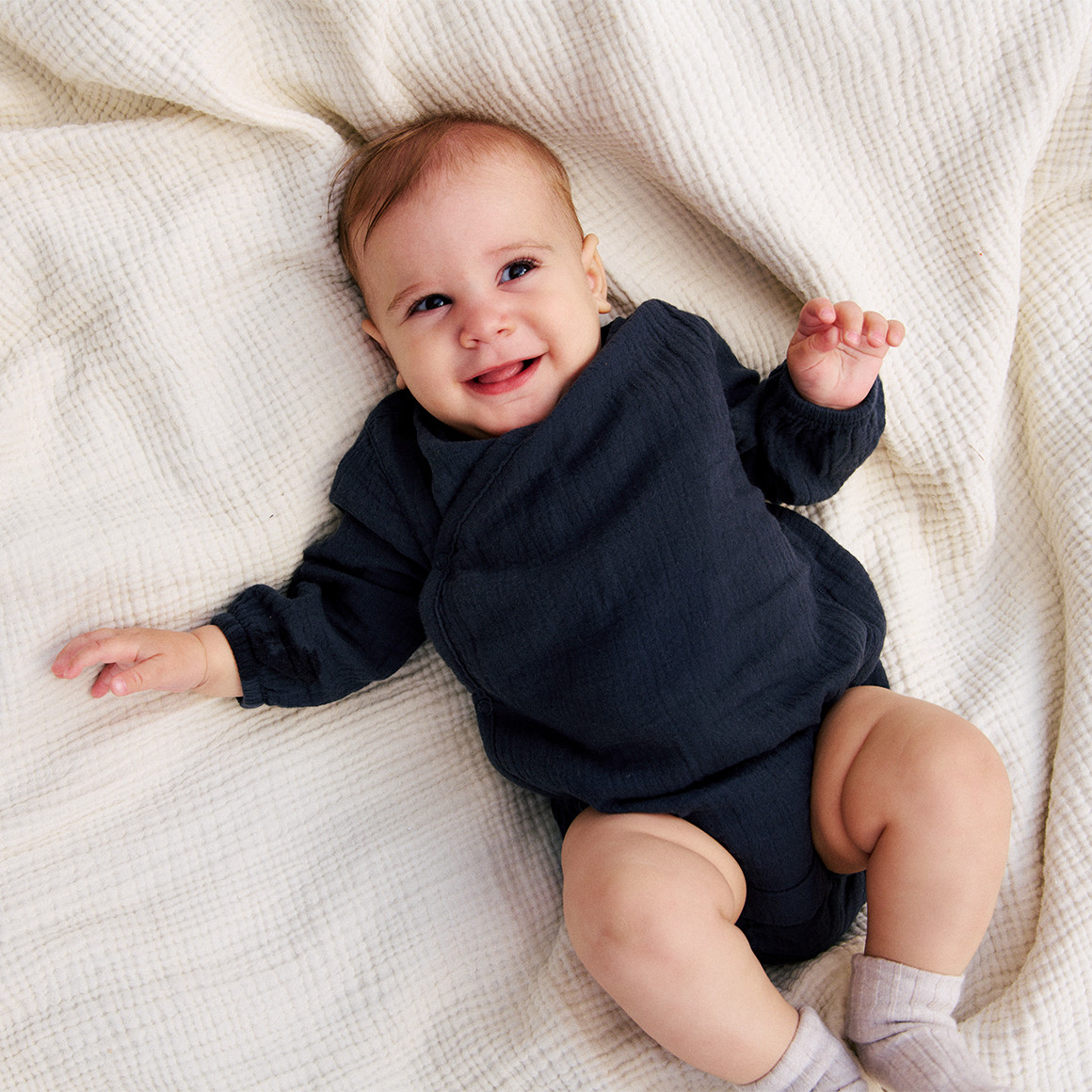 Topomini Pure Collection Baby Wickelbody aus Musselin dunkelblau