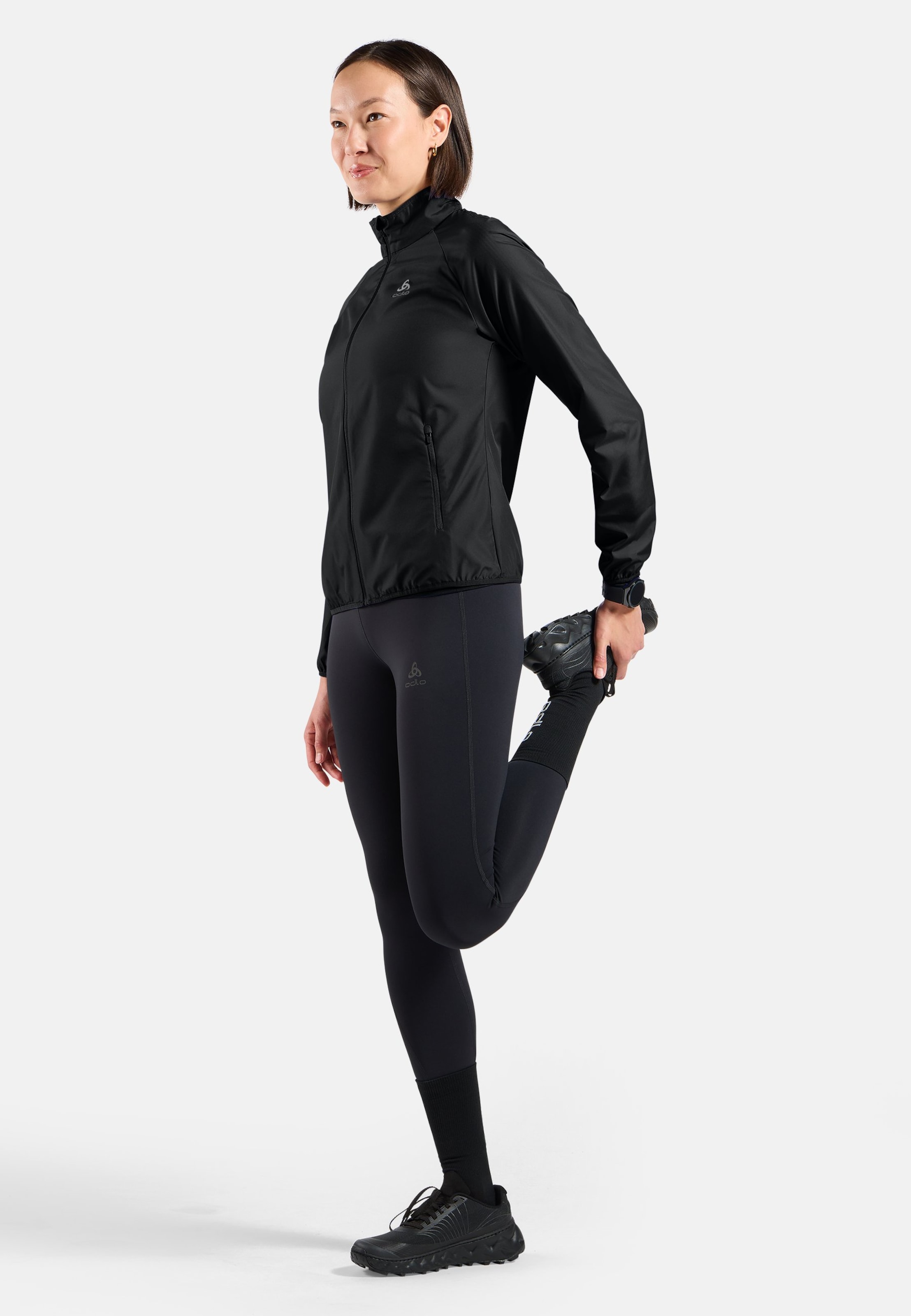 Essentials Light Laufjacke in black