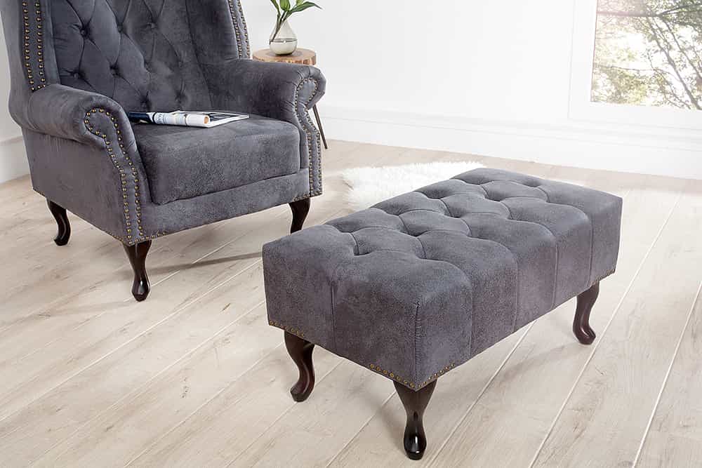 Edler Chesterfield Fußhocker antik grau Microfaser mit Knopfheftung und Nietenbesatz