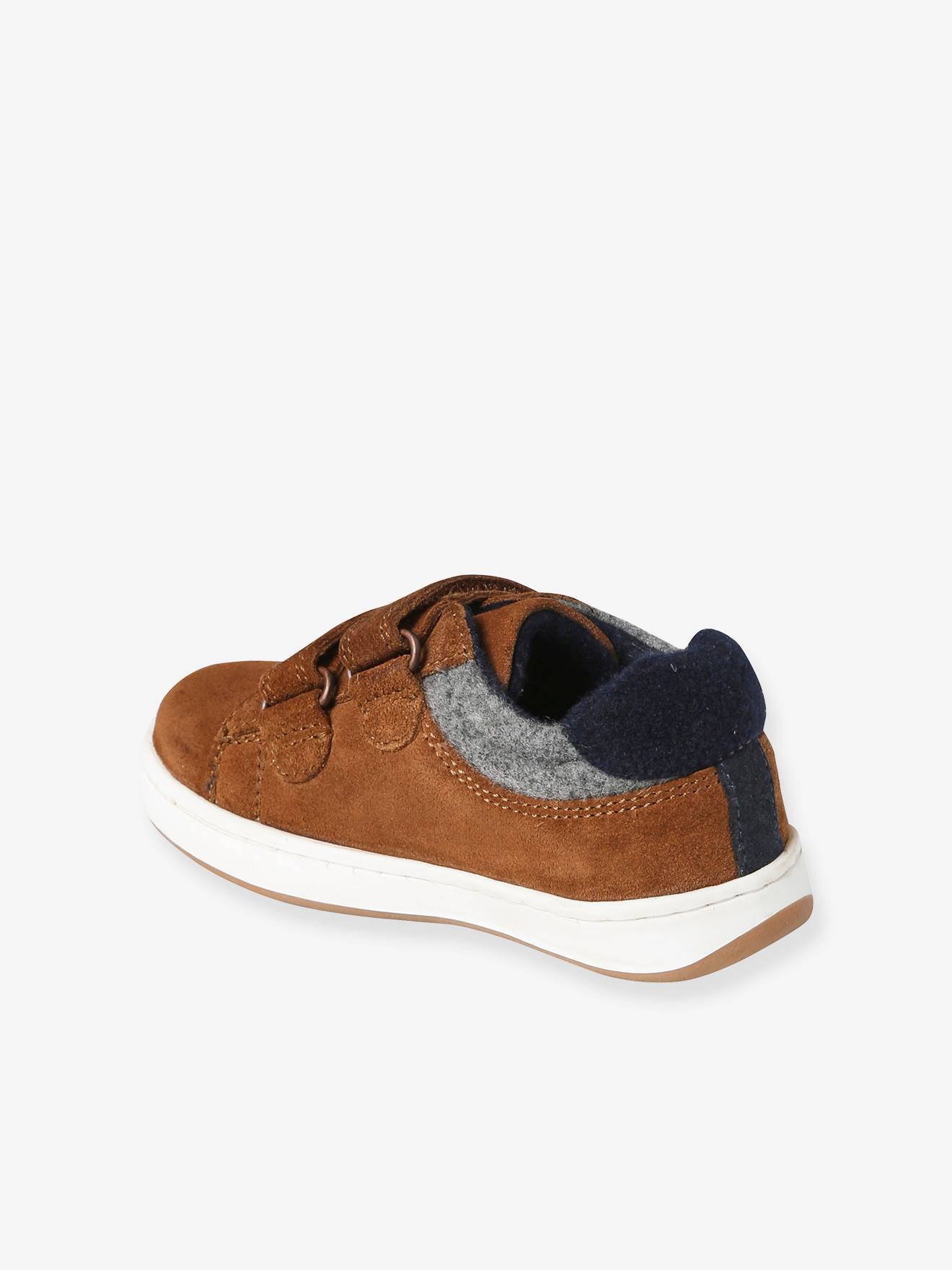 Tênis infantil de couro com fecho de velcro