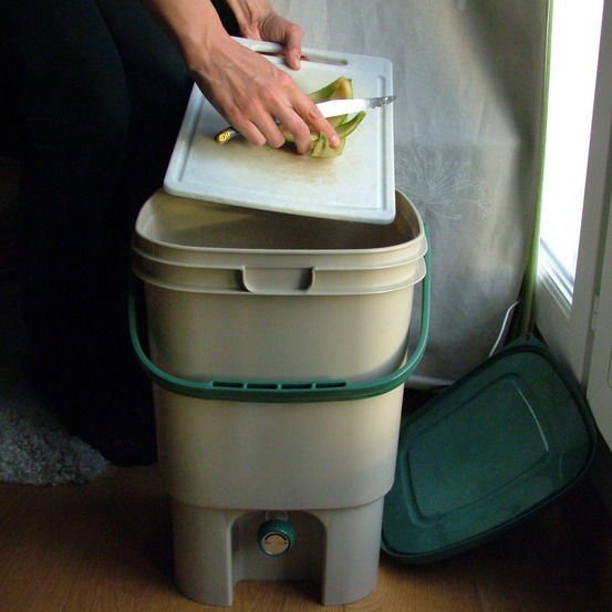 Composteur de cuisine Ecovi® avec activateur