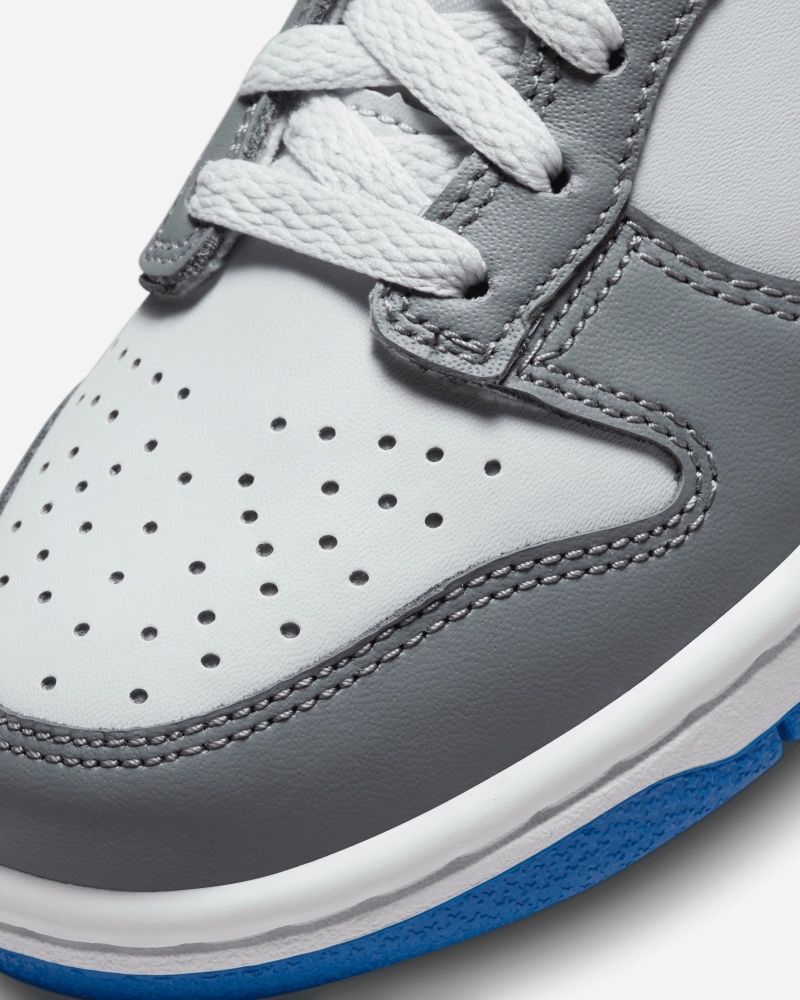 Chaussures Nike Dunk Low Gris & Noir pour enfant
