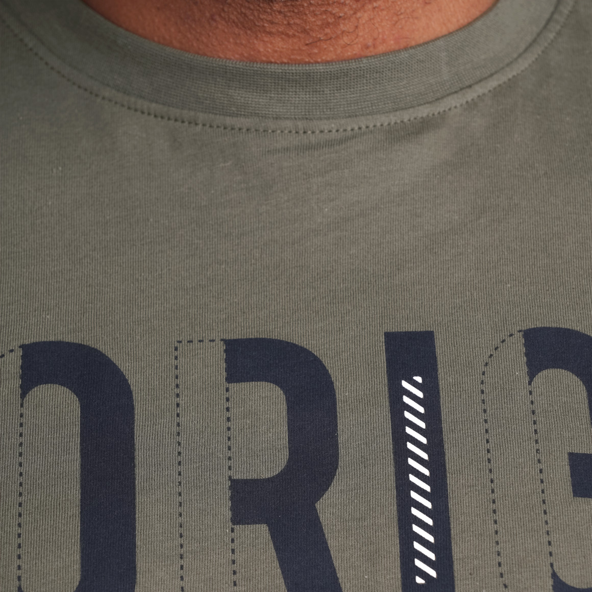 VanVaan Herren-T-Shirt mit großem Print oliv