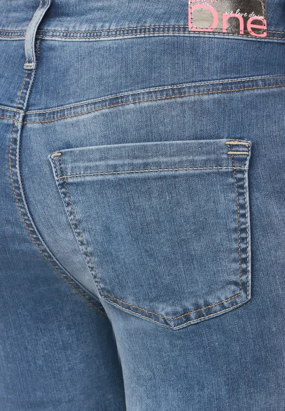 Slim Fit Jeans in 3/4 - light indigo random wash