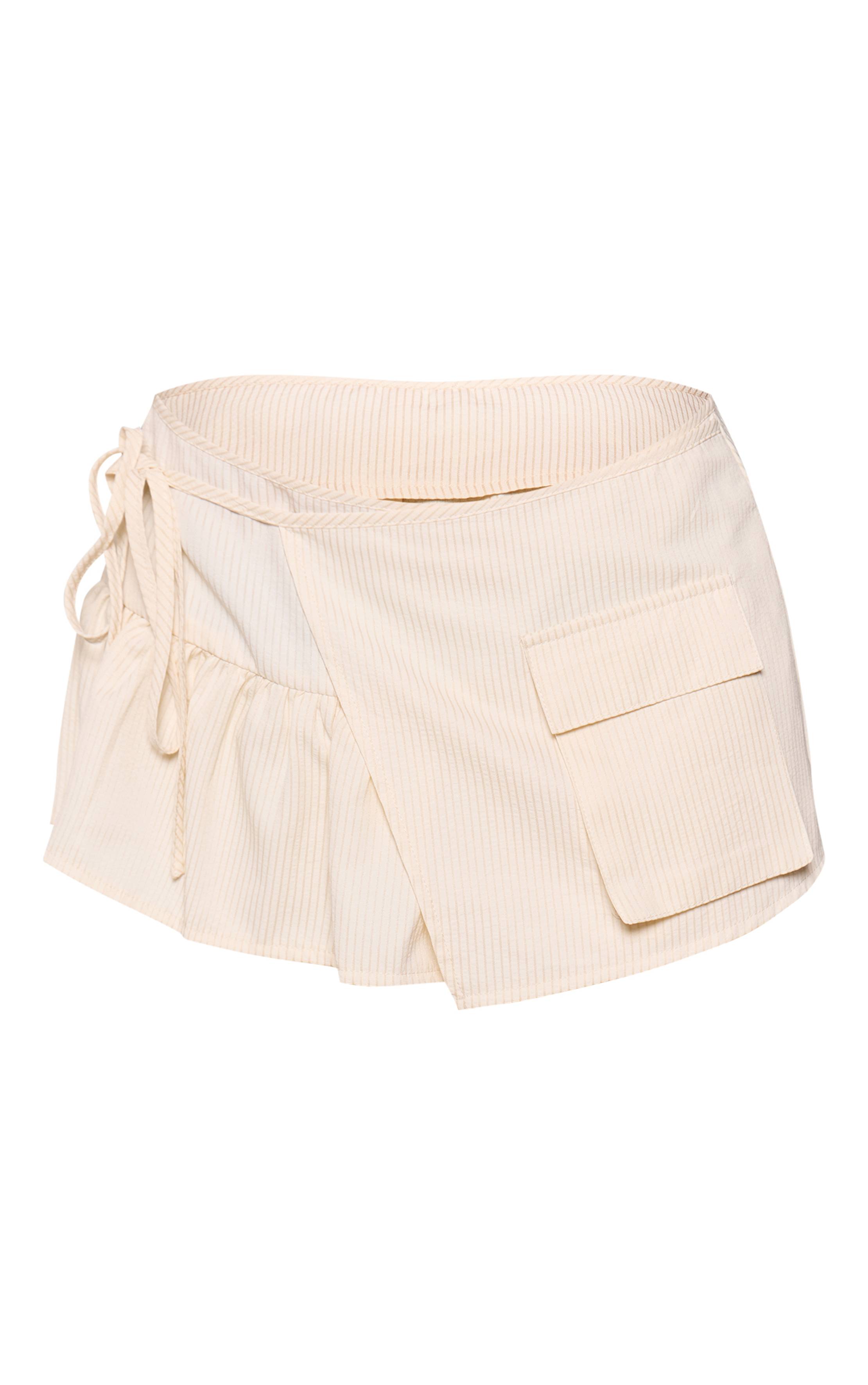 Butter Yellow Jupe-short Cargo Coordonnée À Rayures Texturées Et Détail Volant