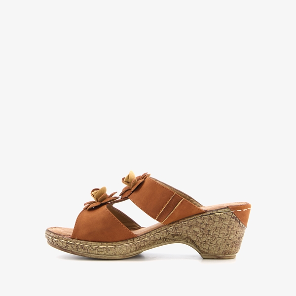 Blue Box dames slippers cognac met bloemen