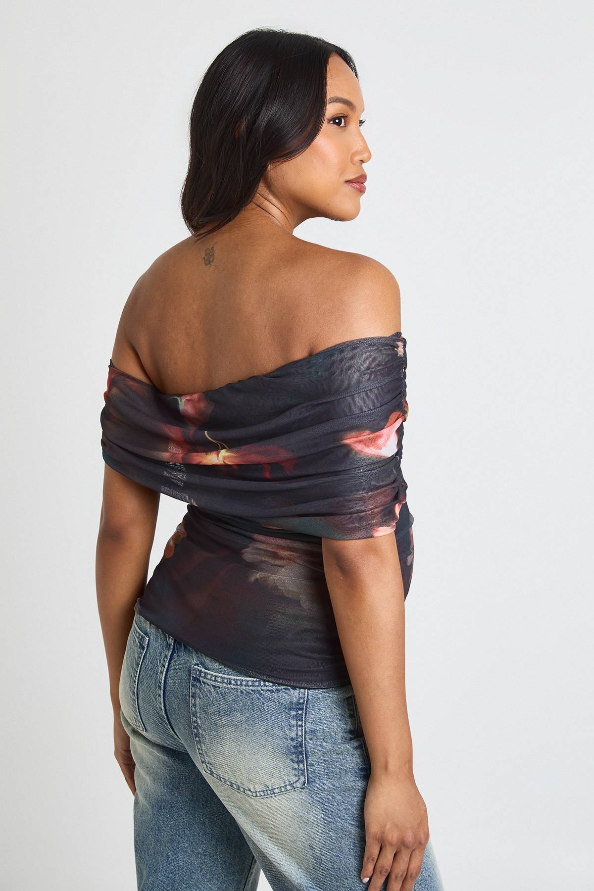 boohoo Haut De Maternité Asymétrique Froncé À Imprimé
