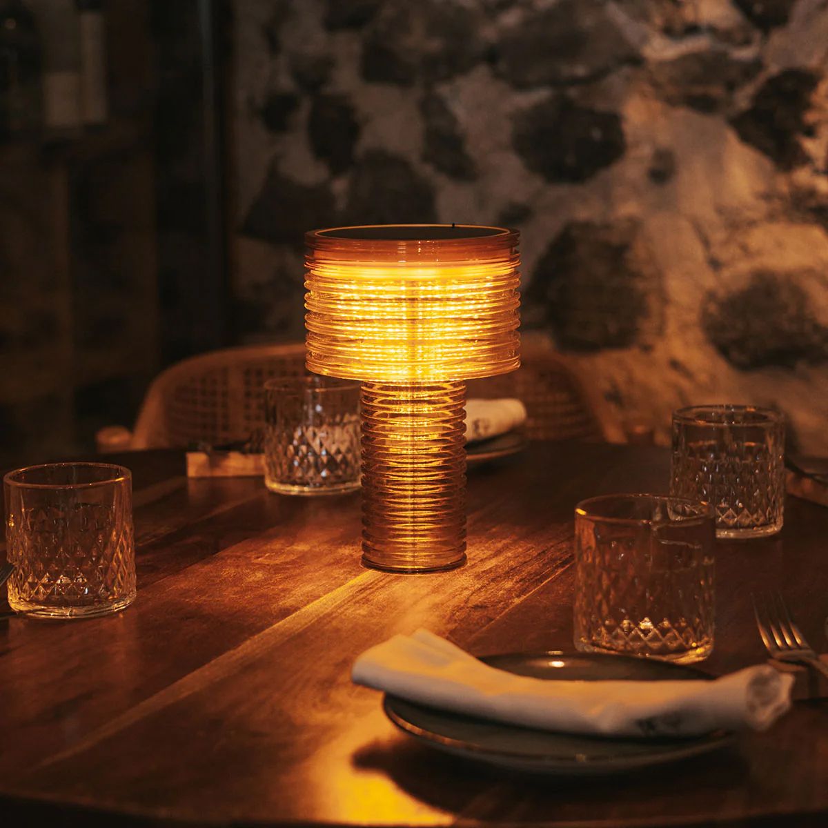 Tafellamp oranje kunststof incl. LED solar oplaadbaar IP44 - Ambar