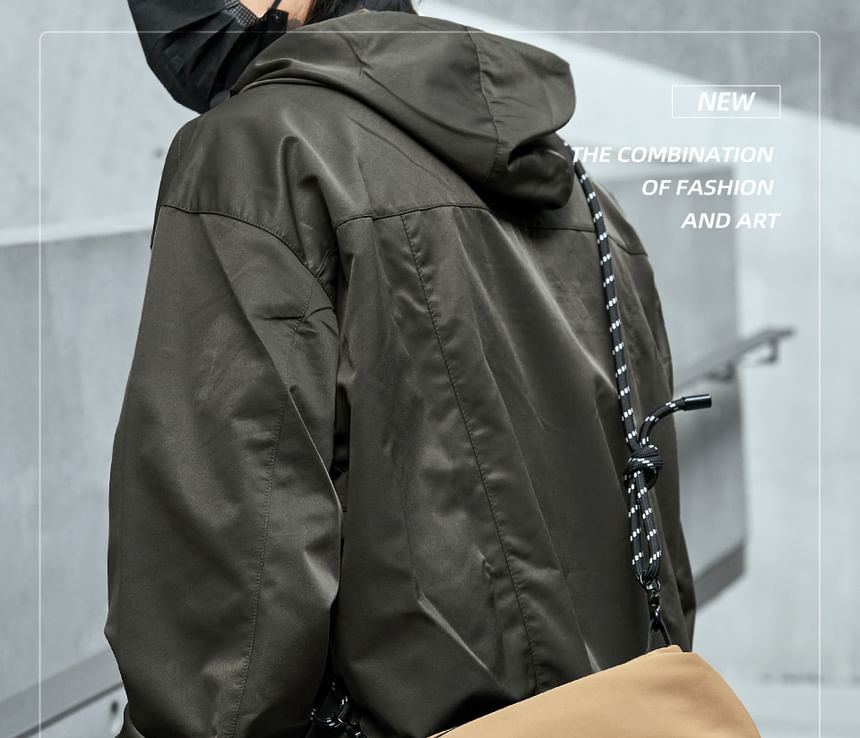 Moyyi - Crossbodytas met letterprint