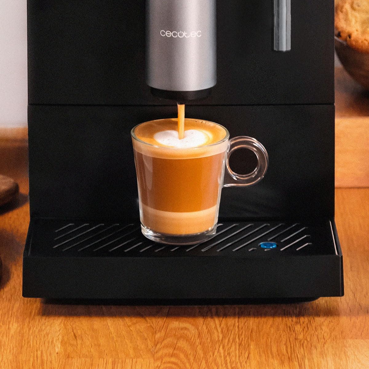 Cecotec Cafetière Superautomatique Compacte Cremmaet Compact. 1350 W, 19 Bars, Système de Chauffage par Thermobloc, Réservoir de 150 g de Café avec Moulin Intégré et 1,1 L, Nettoyage Automatique