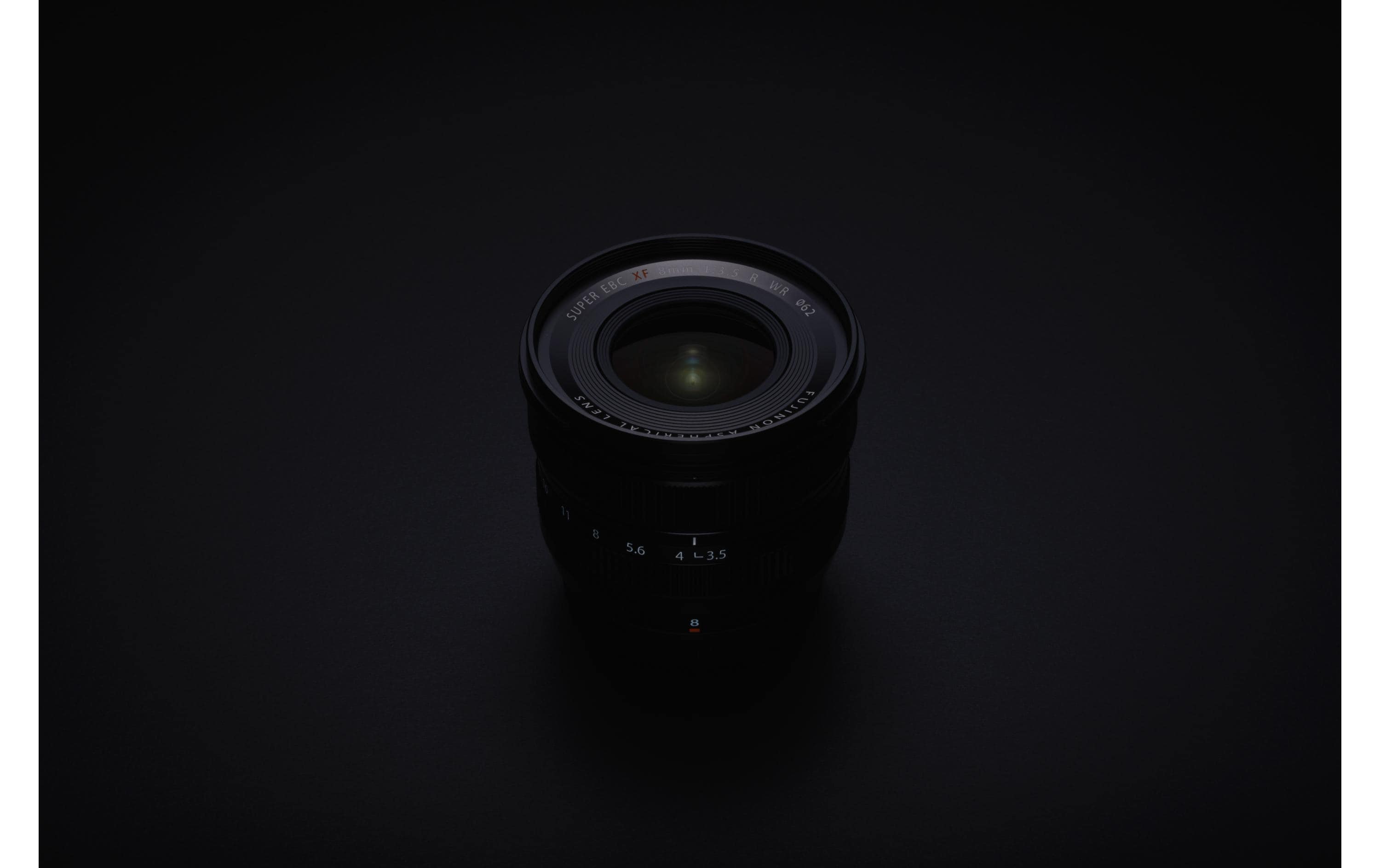 Festbrennweite FUJINON XF 8mm F/3.5 R WR – Fujifilm X-Mount<br>Kompaktes wetterfestes Ultraweitwinkelobjektiv