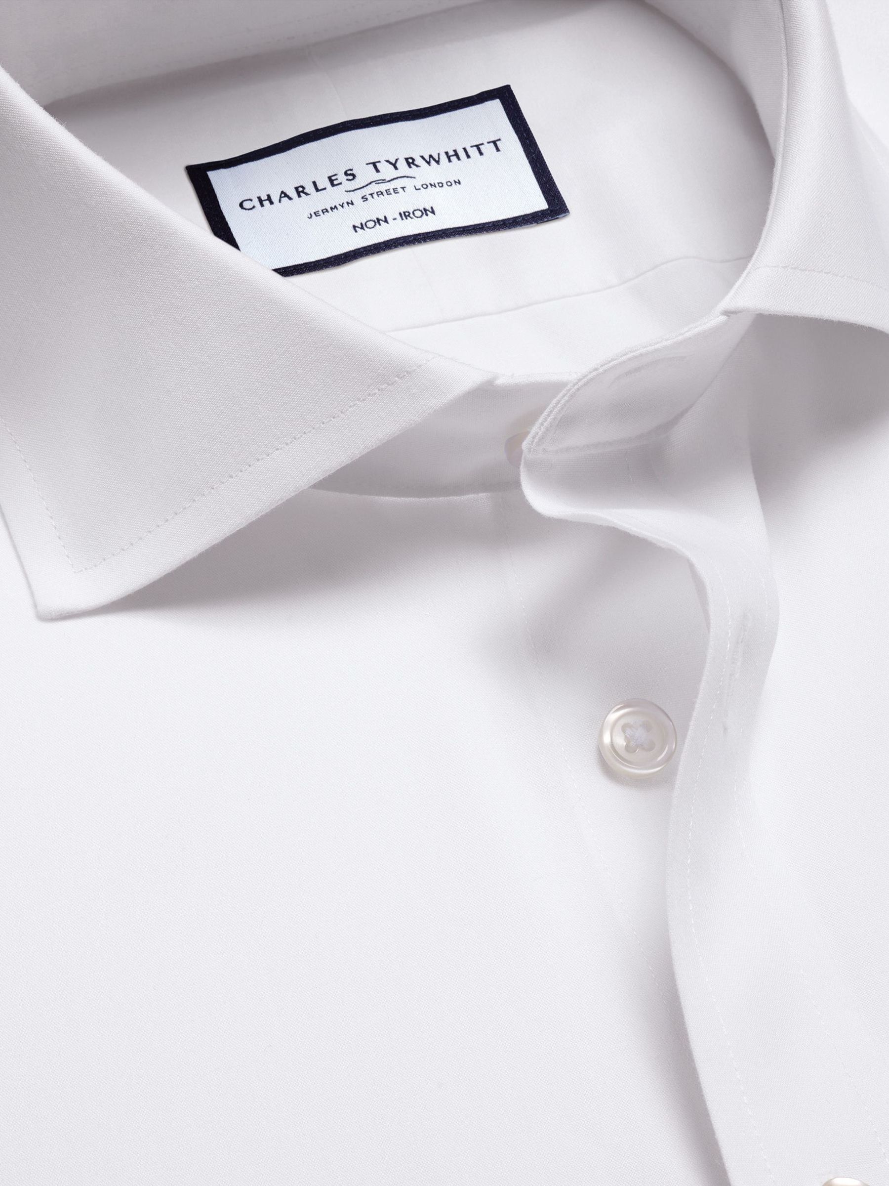 Charles Tyrwhitt Slim Fit 100% Cotton Cutaway Collar Non Iron Poplin Shirt