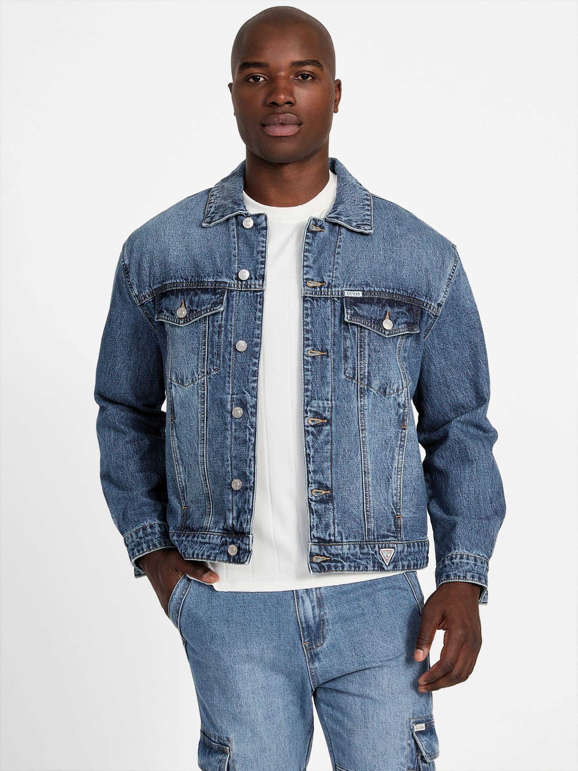 Jaqueta jeans estilo caminhoneiro com modelagem relaxada