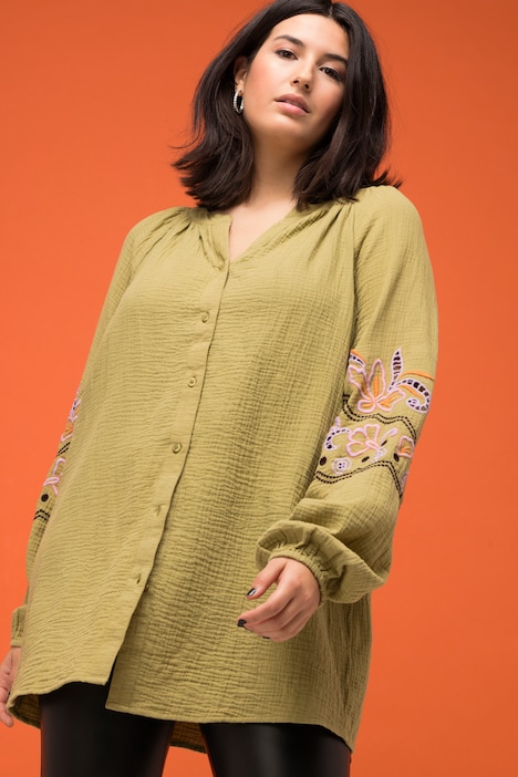 Musselin-Bluse, oversized, Tunika-Ausschnitt, Stickereien