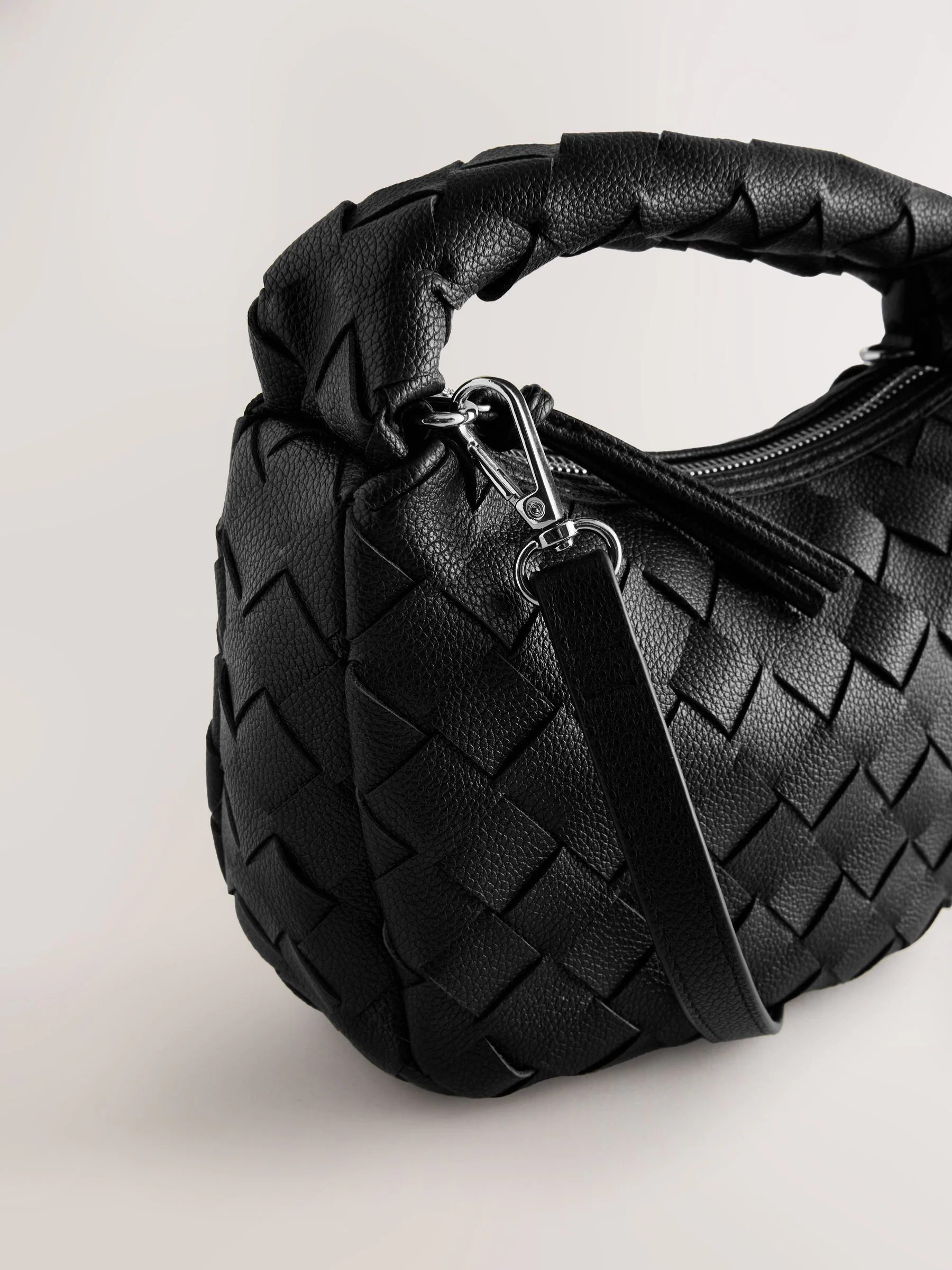 Zwart - Gevlochten crossbodytas
