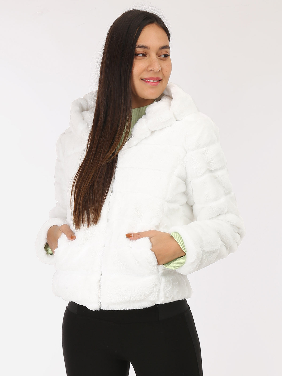 Manteau court à fausse fourrure et capuche- Blanc