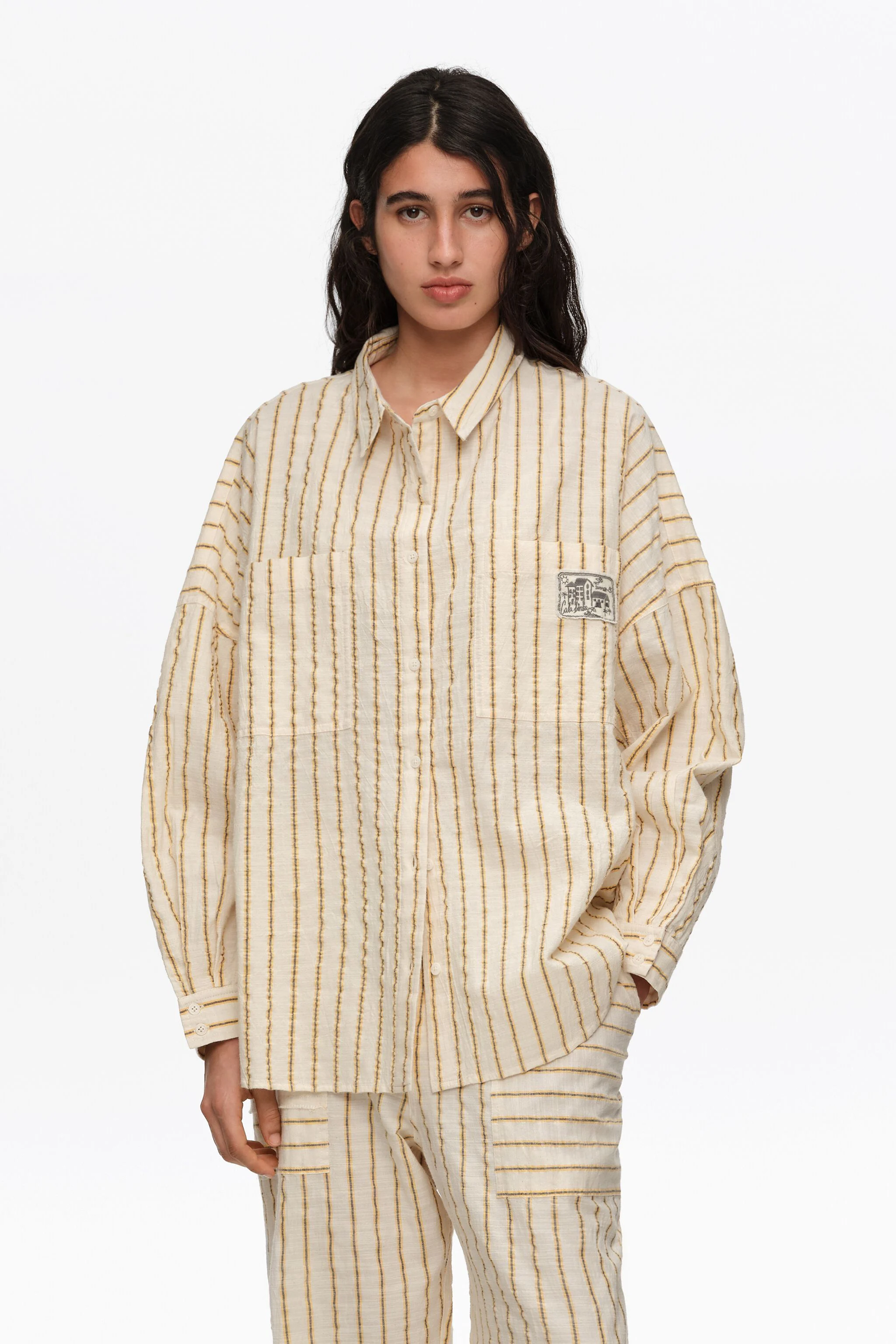 Camisa oversized de algodão texturizado com listras ocre