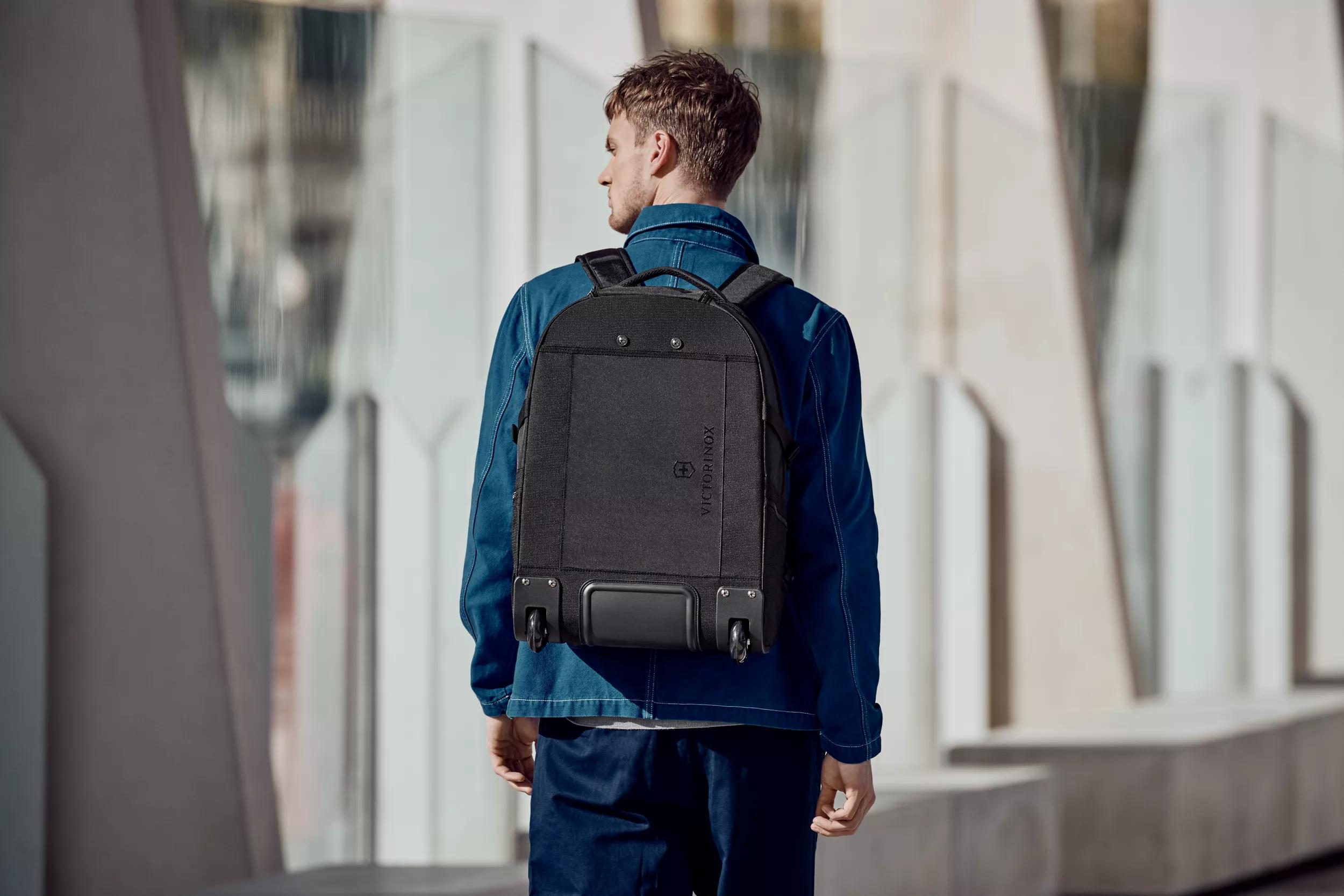 VX Sport EVO Backpack on Wheels-schwarz
