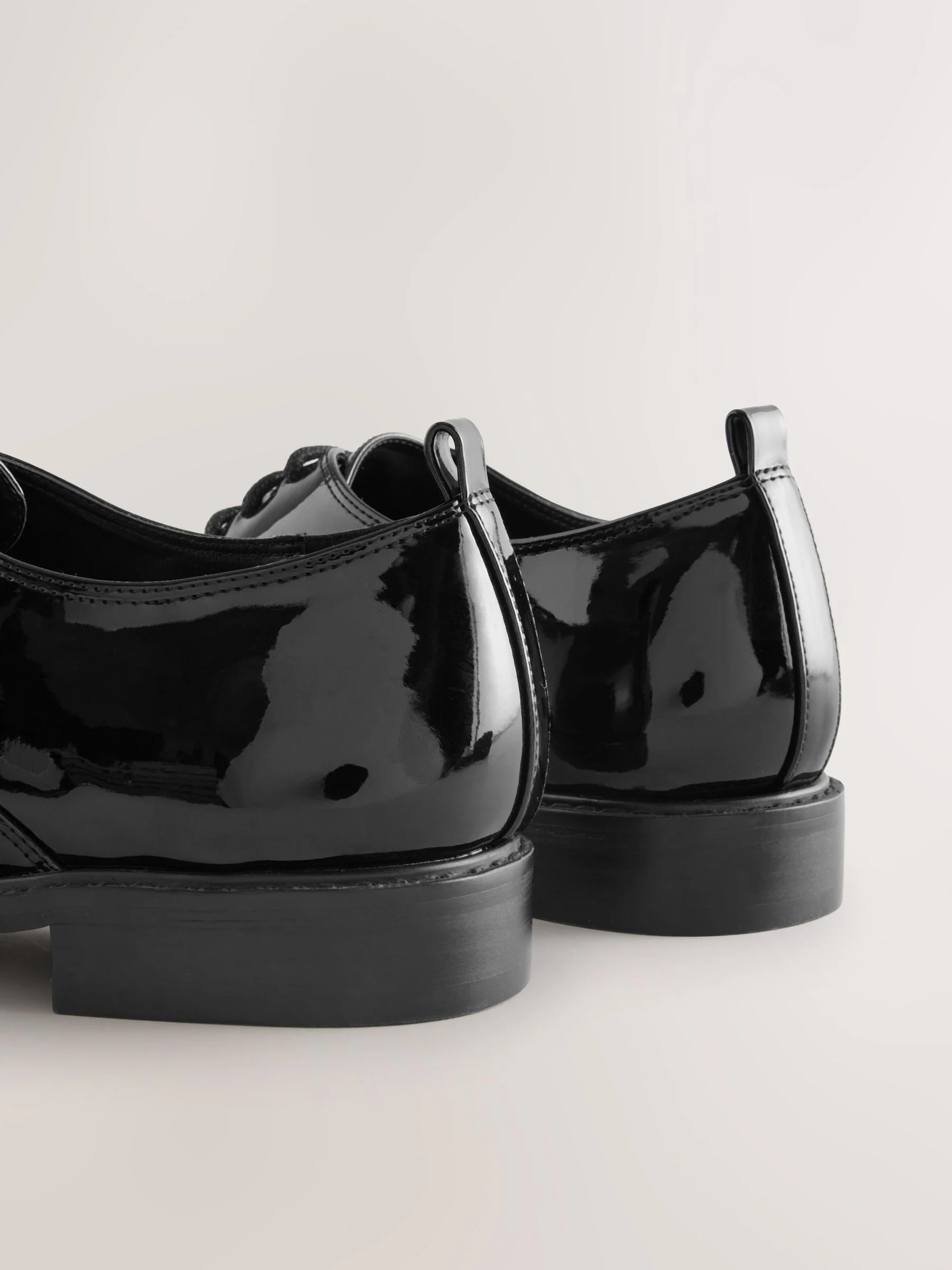 Zwart - Forever Comfort® Patent Almond Toe Lace-Up Shoes