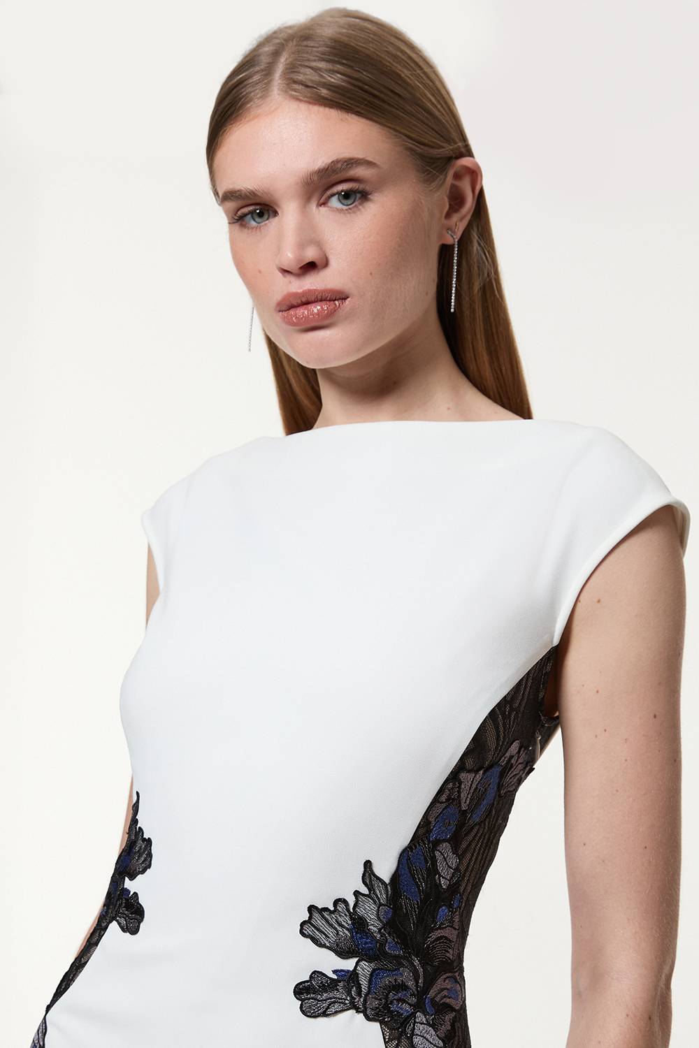 KarenMillen Robe Longue Ajustée Sans Manches Avec Appliqué De Dentelle Contrastante Petite
