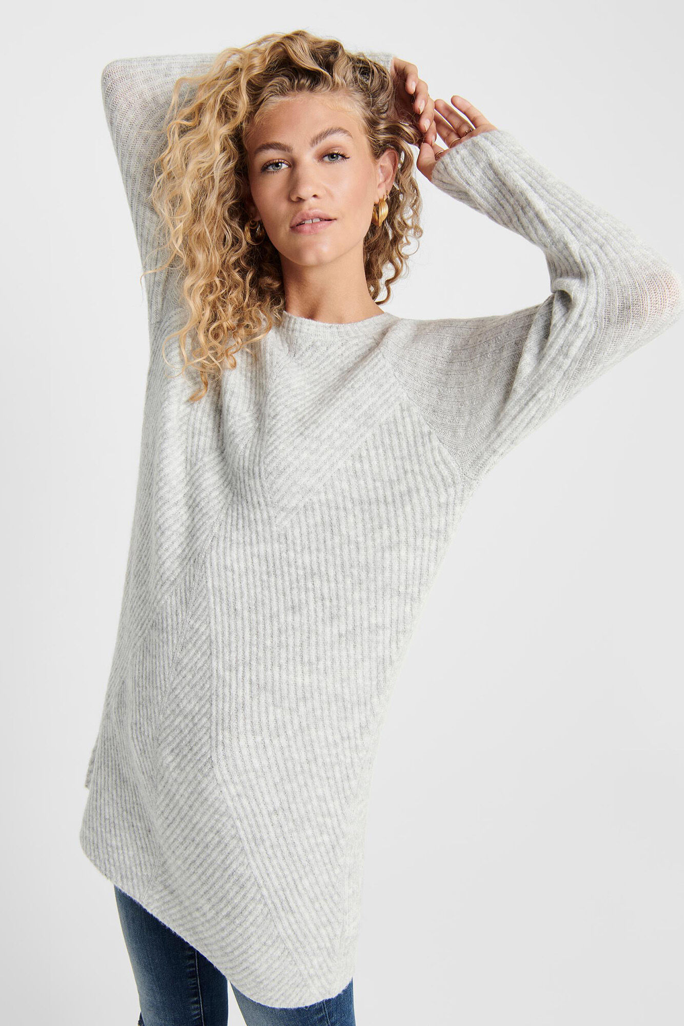 Vestido de malha com gola redonda