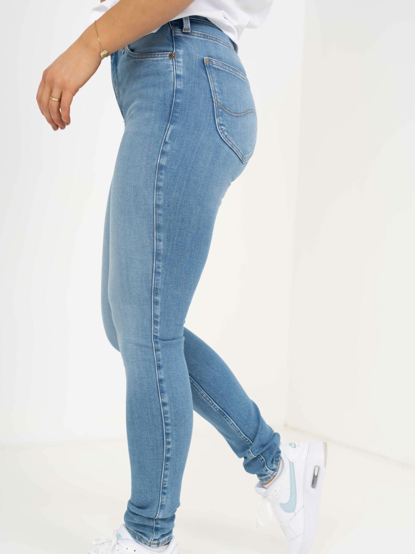 Scarlett Skinny High