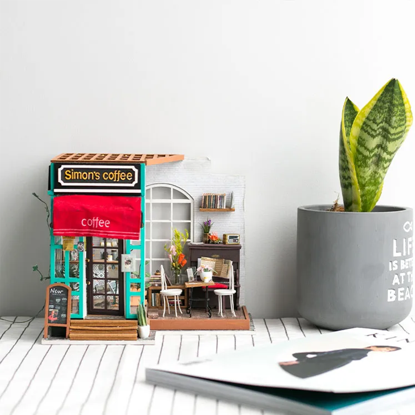 (203-tlg. Set) Rolife Modell Bausatz DIY Miniatur Haus mit Licht Home Deko für Erwachsene (DG109) - Simon's Coffee