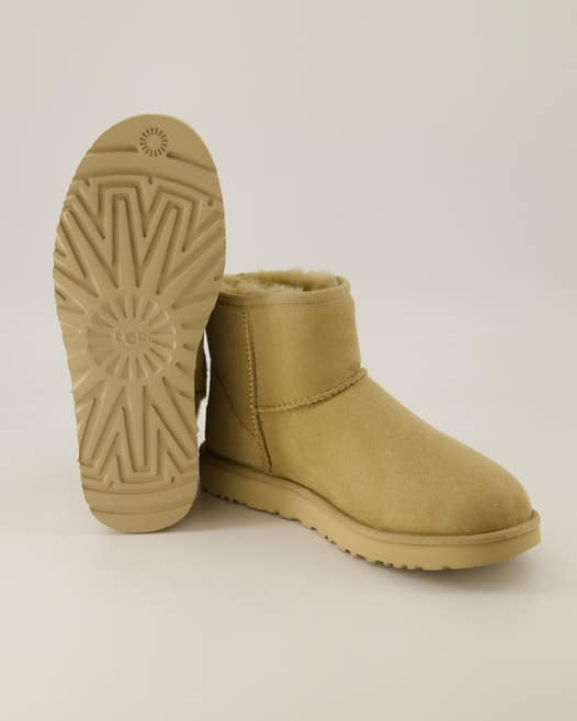 UGG Classic Mini II Winterschuhe in Beige