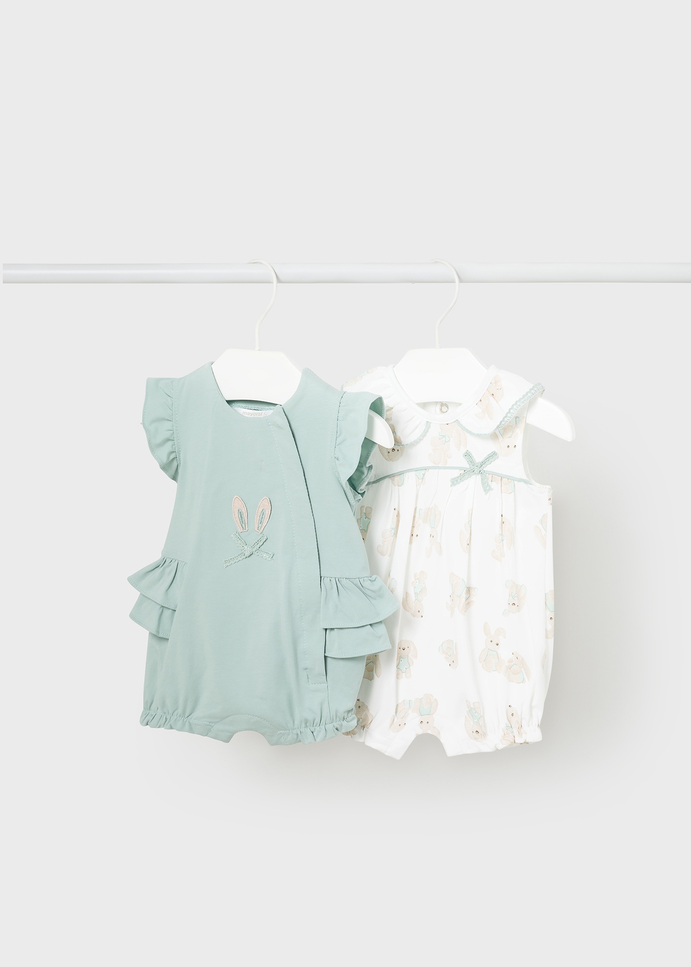 Conjunto de 2 macacões para recém-nascidos da Better Cotton, cor Jade.