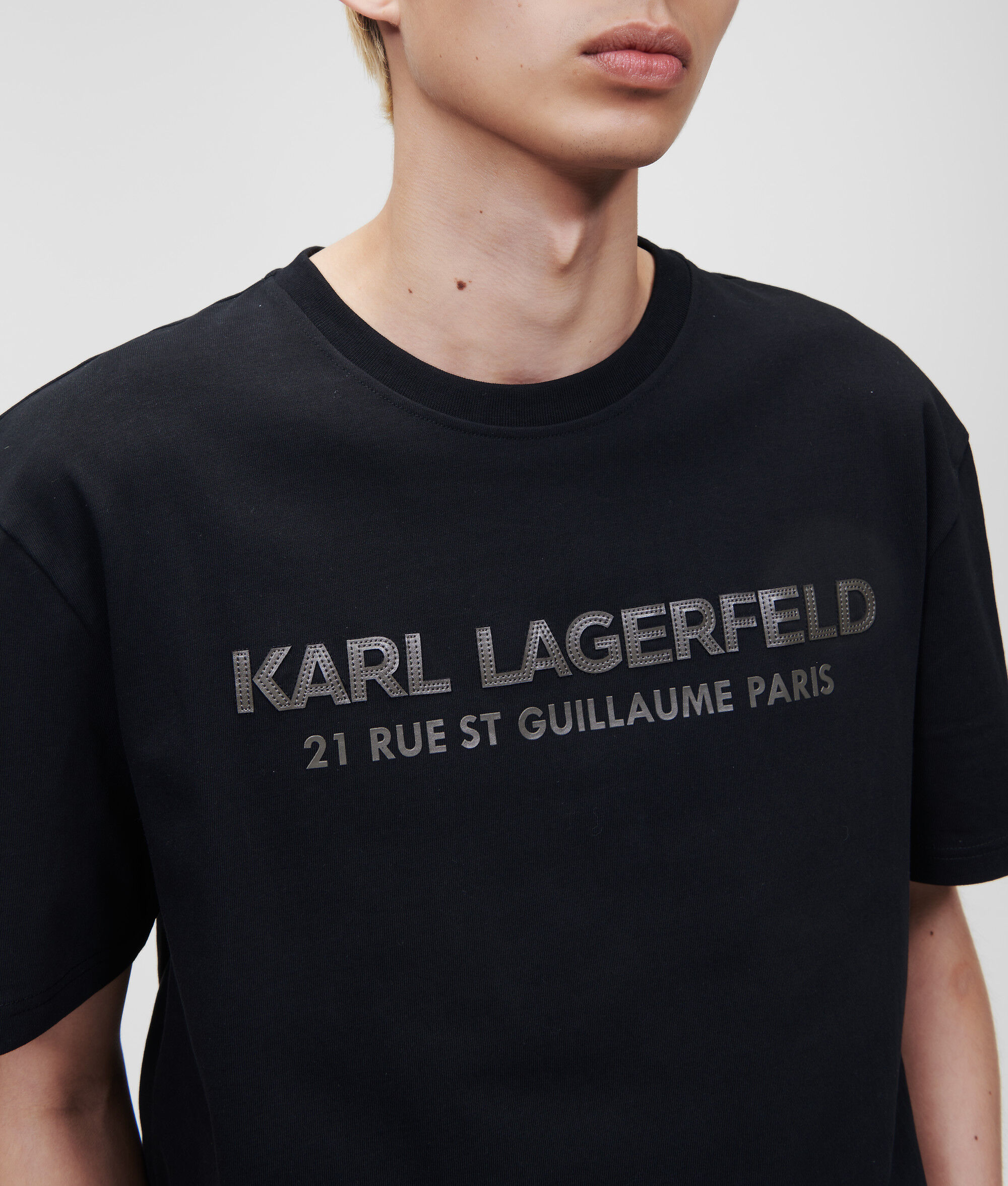 T-SHIRT EN SIMILI-CUIR AVEC LOGO KARL