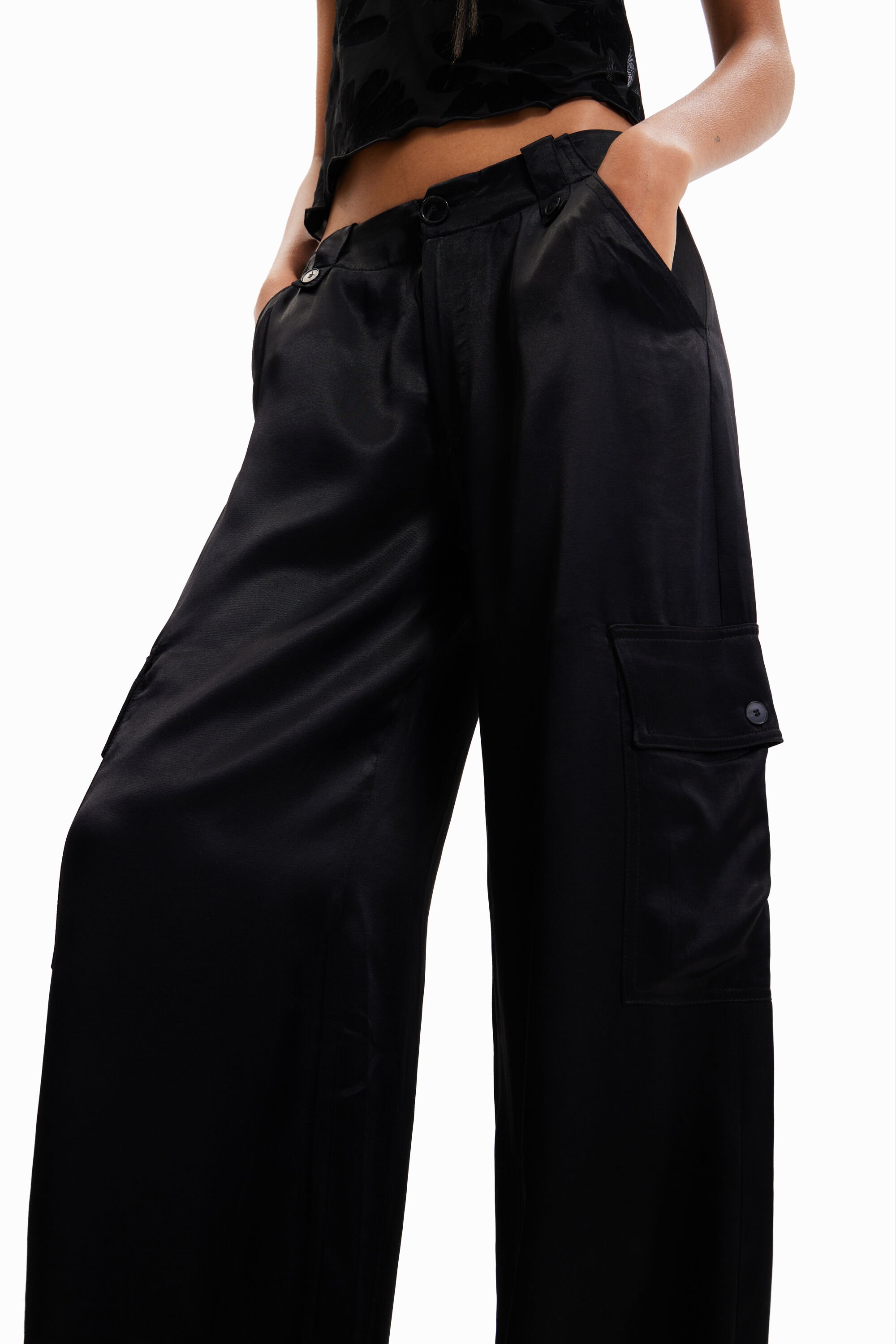 Pantalon cargo wide leg satiné
