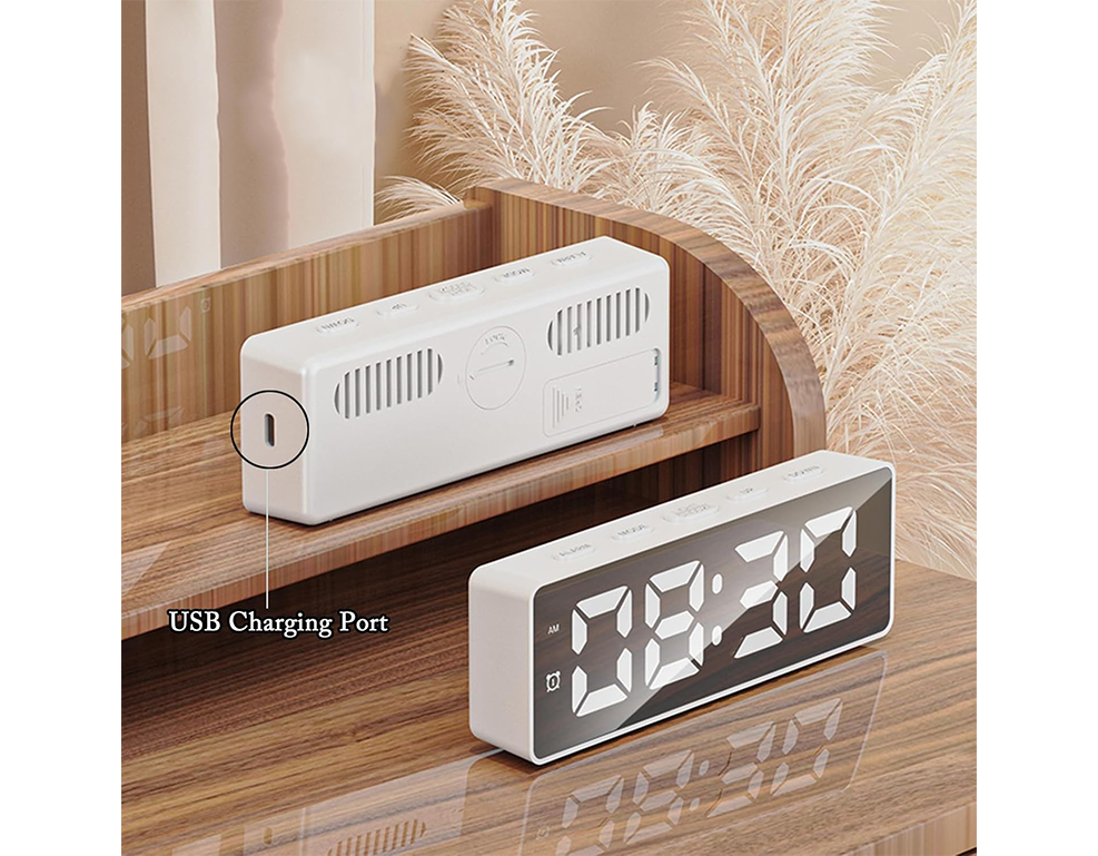(16x5.5cm) Digitaler USB Wecker Nachttisch Uhr mit Dimmbarem Licht   Schlummer Funktion (Batteriebetrieben) - Weiss