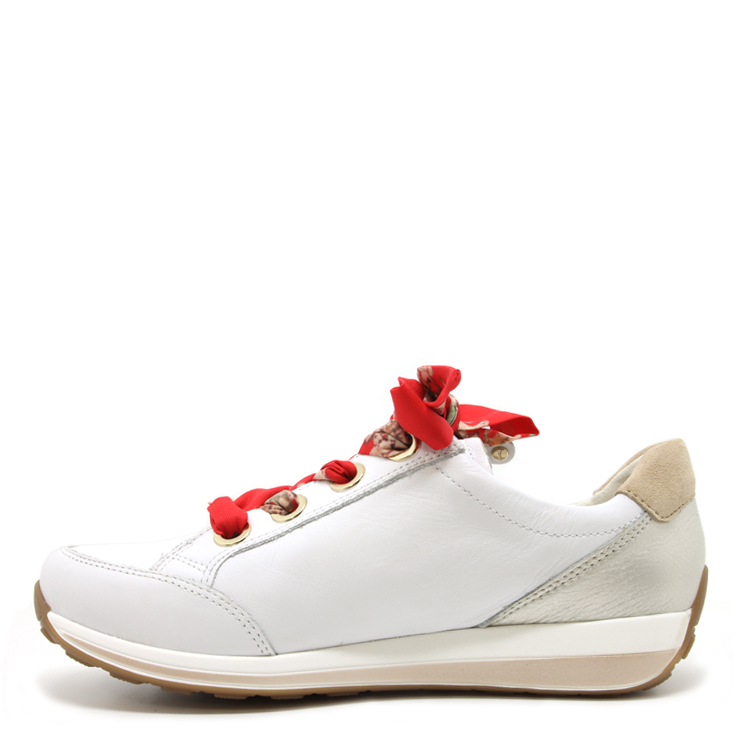 Ara Ollie | BLANC