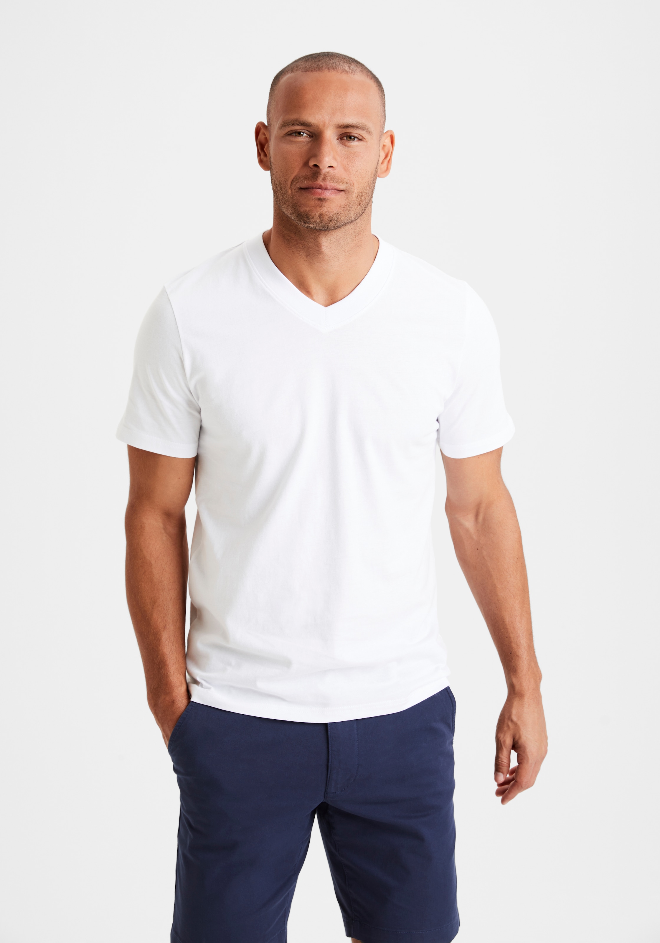 KangaROOS T-Shirt »Regular Fit,«, Freizeitshirt mit Kurzarm, V-Ausschnitt aus reine Baumwolle