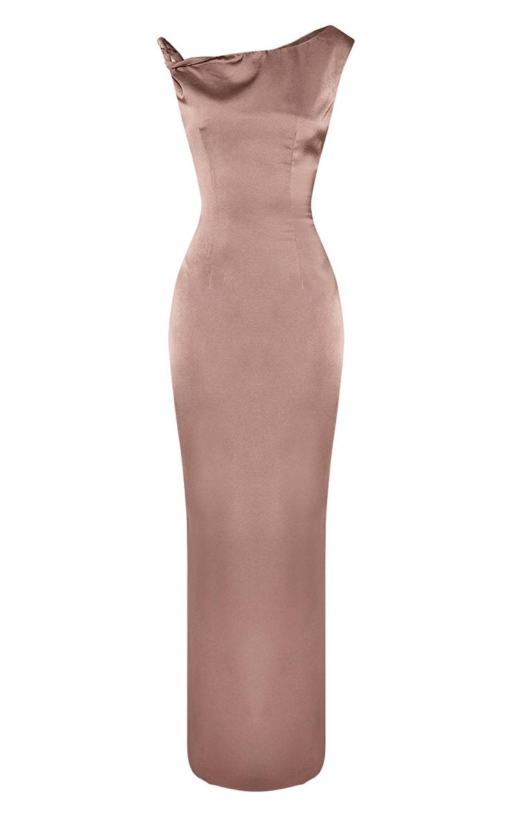 Taupe Robe Longue Satinée Asymétrique À Épaule Dénudée Avec Détail Torsadé