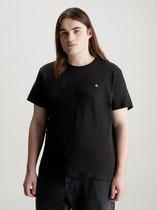 Camiseta com monograma