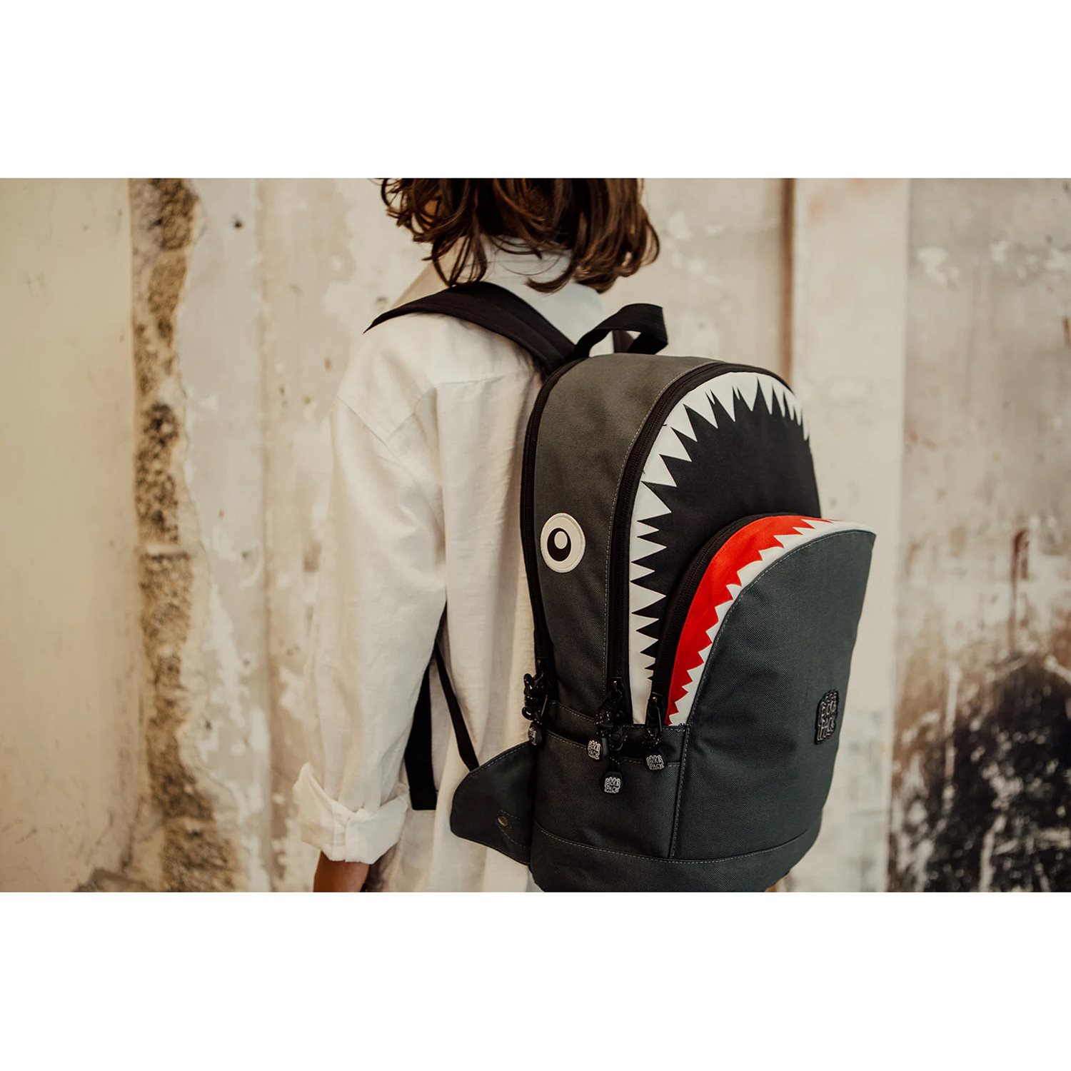 Pick & Pack Shark Shape Backpack M anthracite
