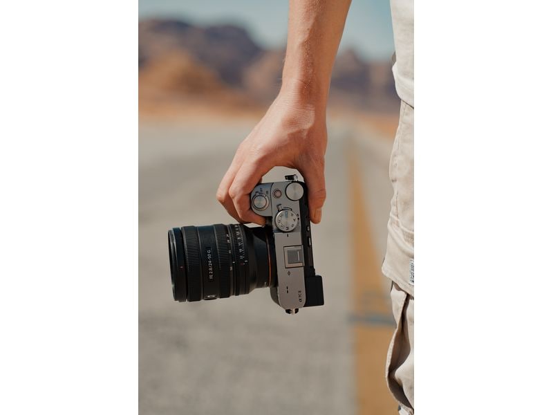 Sony Zoomobjektiv FE 24-50 mm F/2.8 G Sony E-Mount Der ideale Standard-Zoom für alltägliche Kunstwerke