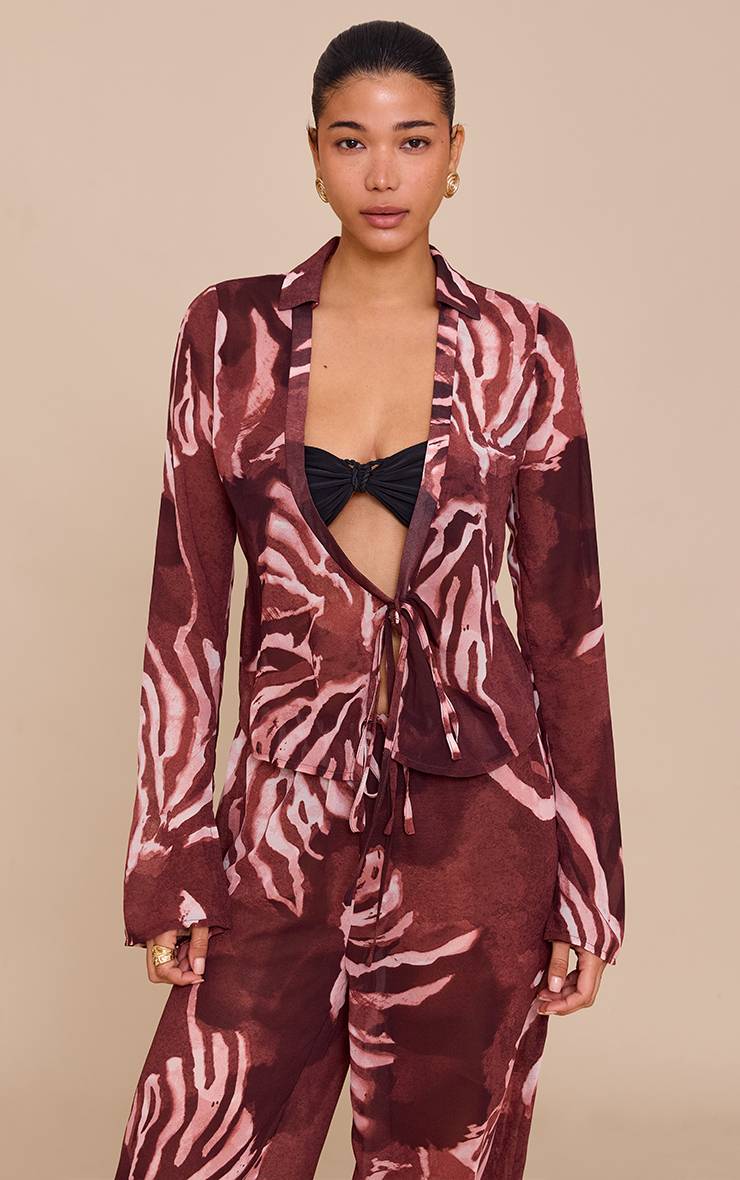 Marron Chemise En Mousseline À Imprimé Abstrait Avec Manches Longues Et Nœud Devant