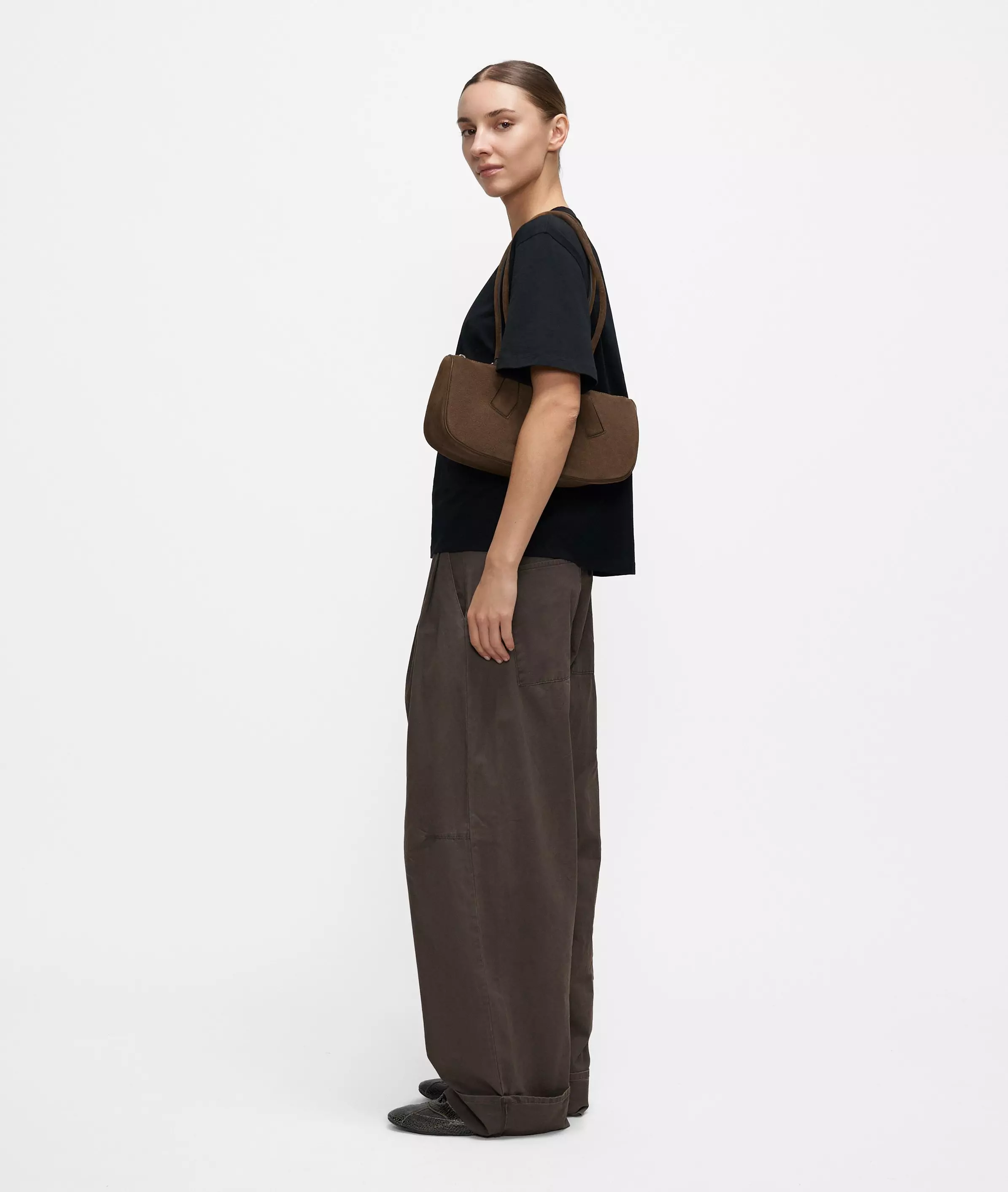 Cecile Satchel M Spacious shoulder bag made from soft leather