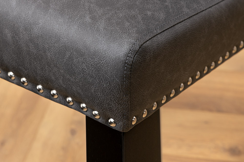 Chesterfield Stuhl CASTLE schwarz Kunstleder Gummiholz Ziernieten