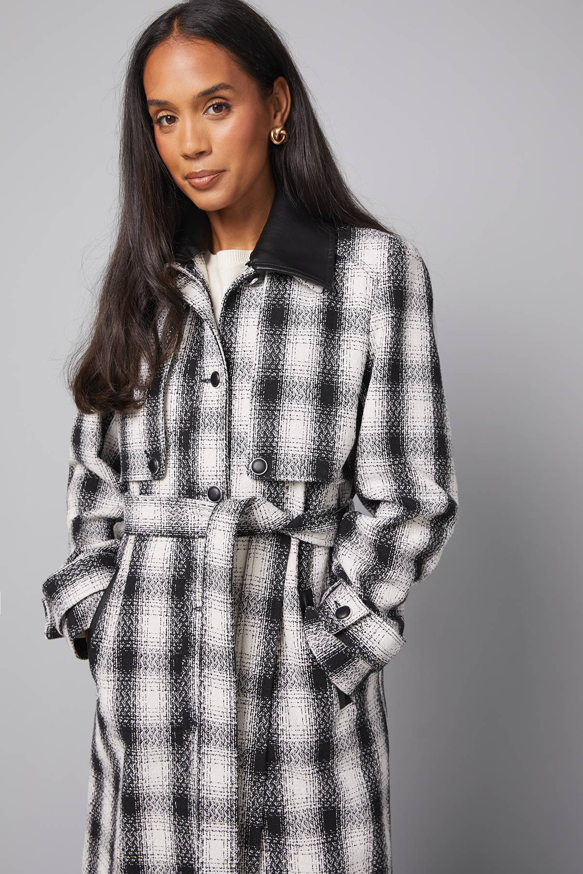 Wallis Trench-coat à Carreaux avec Col Contrastant
