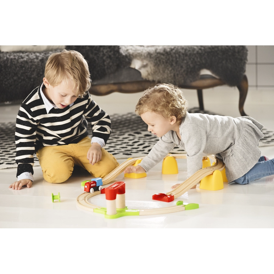BRIO® Mein erstes BRIO Bahn Set mit Batterielok 33710