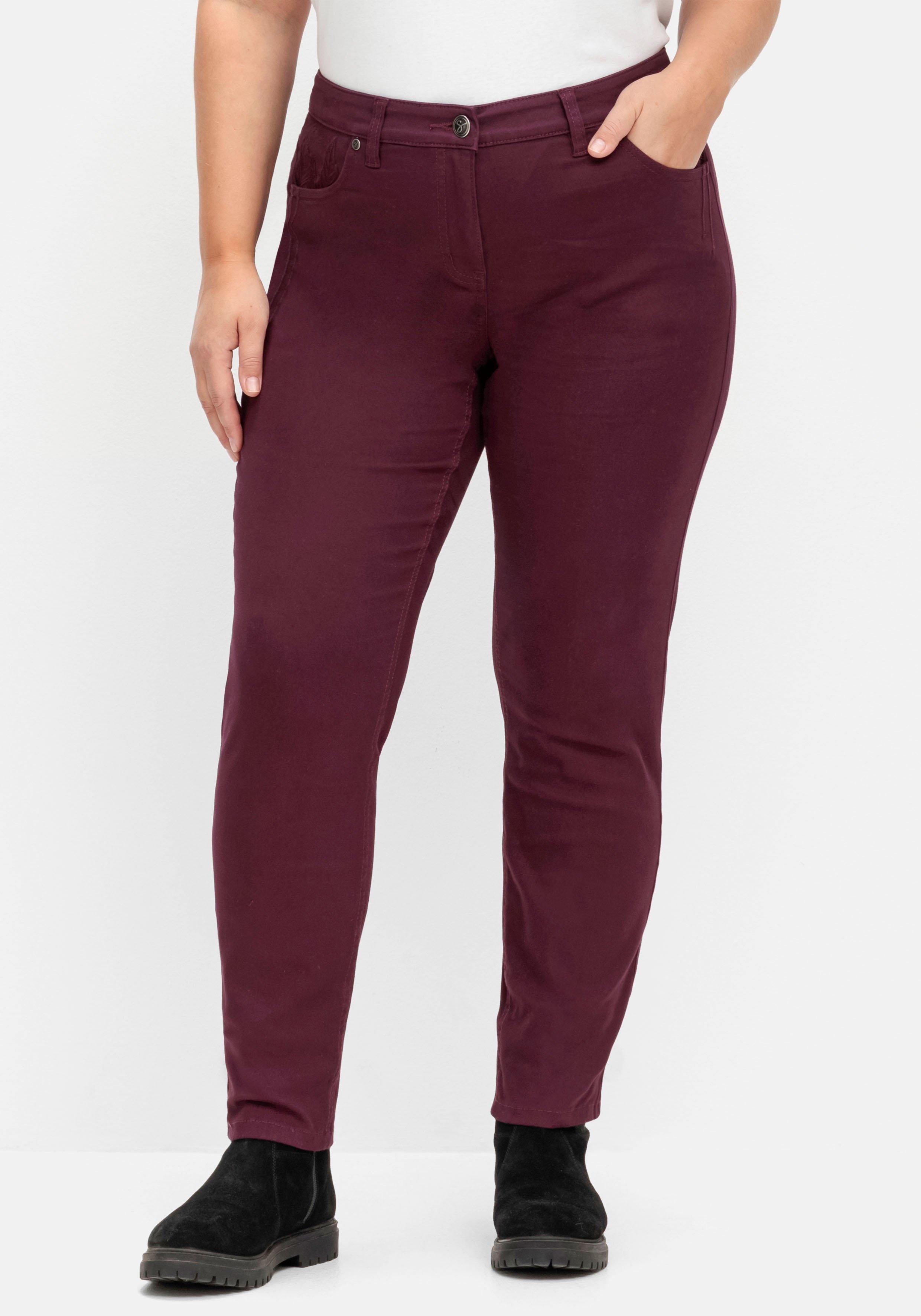 Schmale Twillhose mit Stickerei und Ziernähten