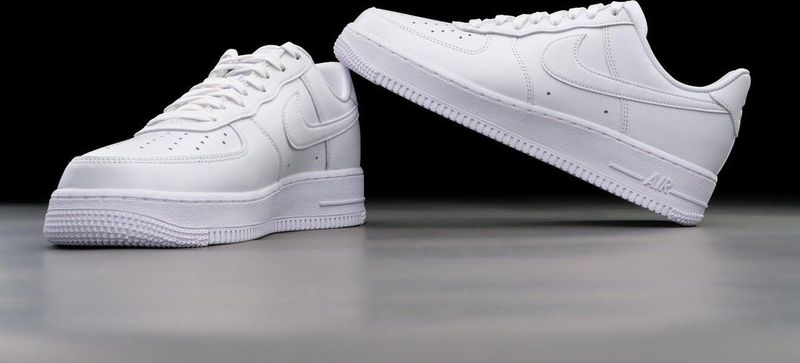 Nike - Air Force 1 Low 07 - Sneakers - Wit - Leer
