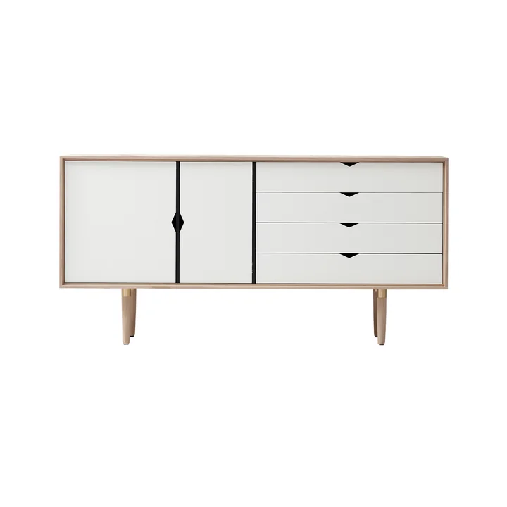 Andersen Furniture - S6 Sideboard, Eiche geseift / Fronten alpino (weiss)