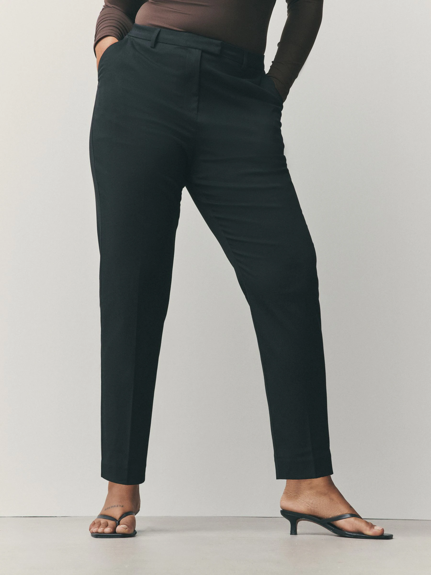 Zwart - Op maat slim-fit broek in zandlopermodel