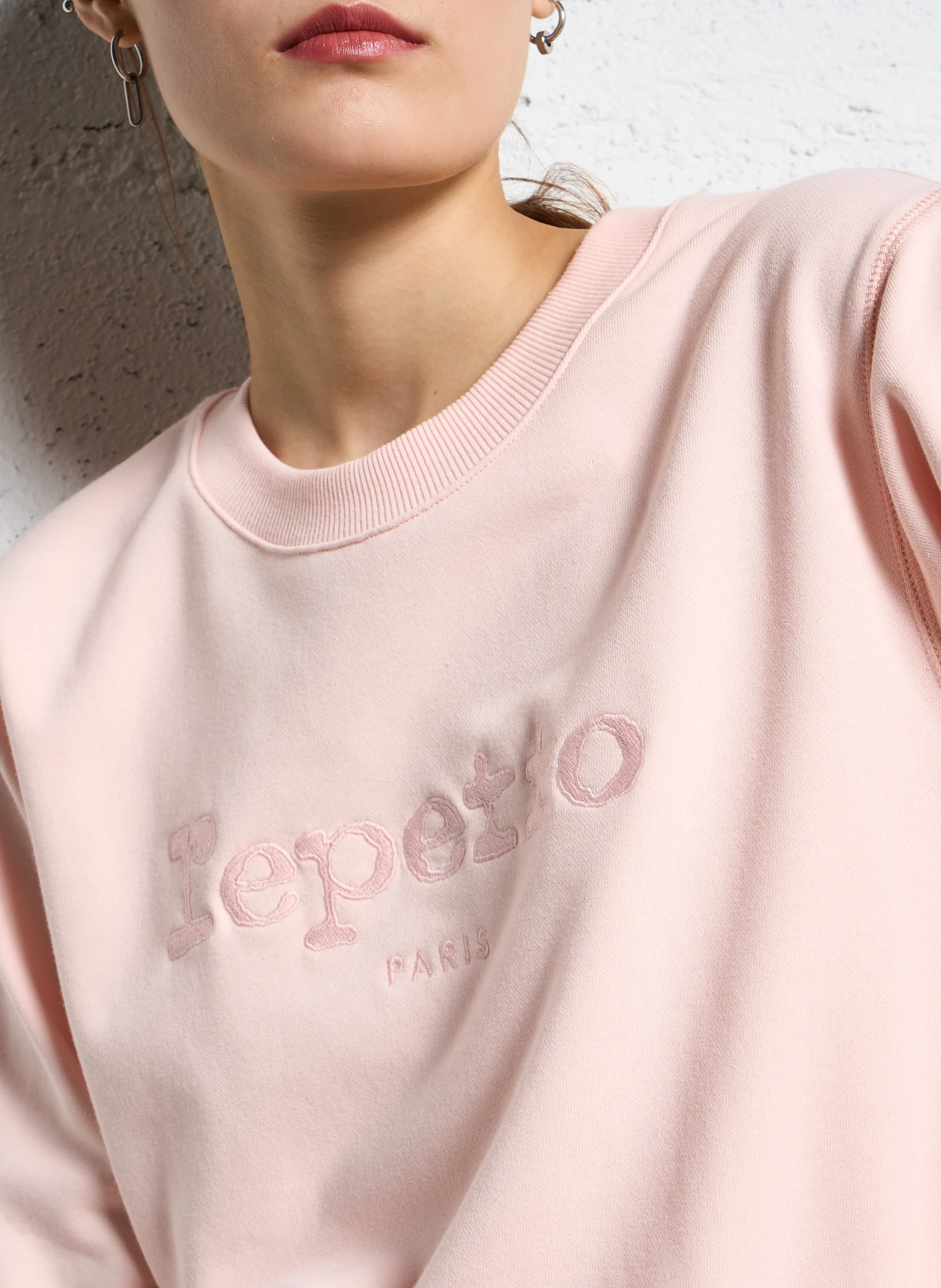 Sweatshirt col rond en coton brodé | Rose