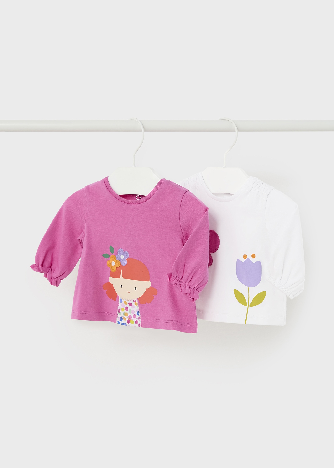 Conjunto de 2 camisetas de manga comprida Better Cotton para recém-nascidos.